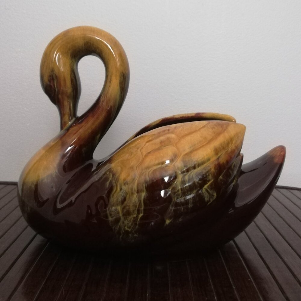 Vintage Blue Mountain Pottery Harvest Glaze Swan